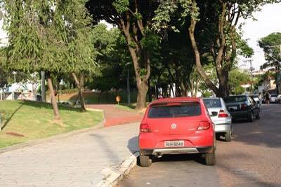 Como recorrer à multa por estacionar ao lado ou sobre gramado ou jardim público 1